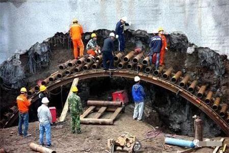 渝北隧道钢花管支护案例